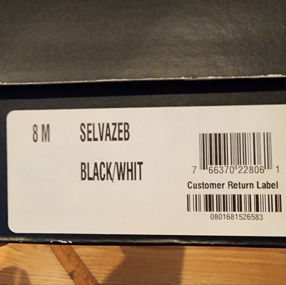 International concepts special edition pumps - Picture 9 of 9